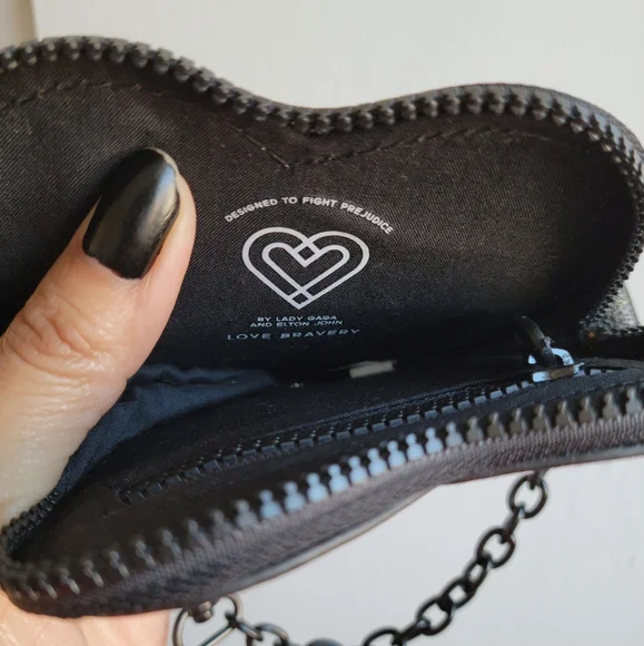 Cute heart shape coin purse. - Picture 3 of 3